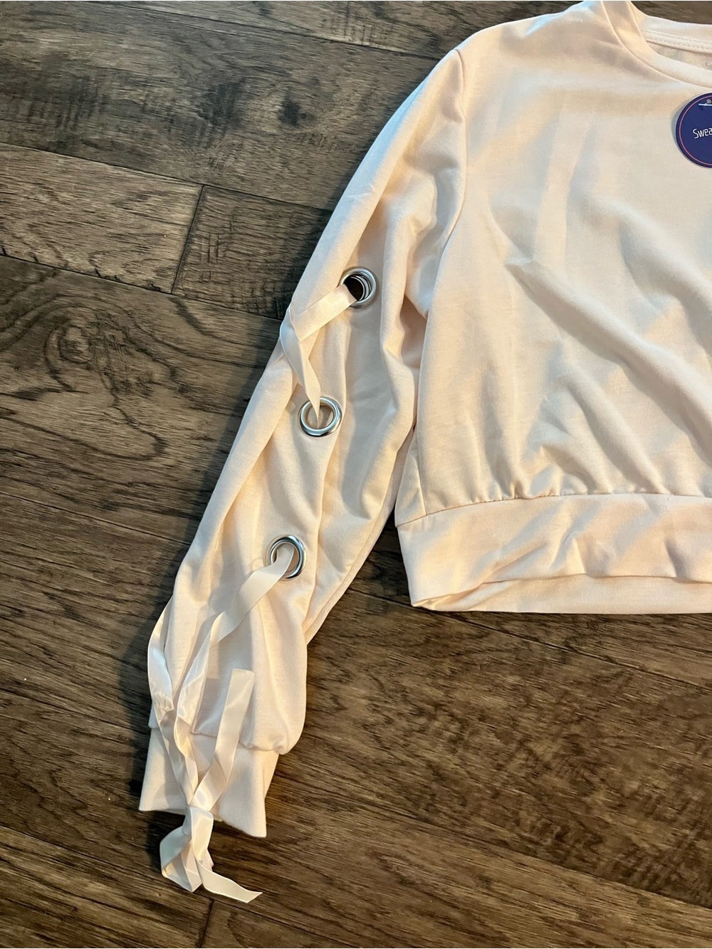 Sweaty Rocks Ribbon Laced Sleeved Crop Top Sweatshirt